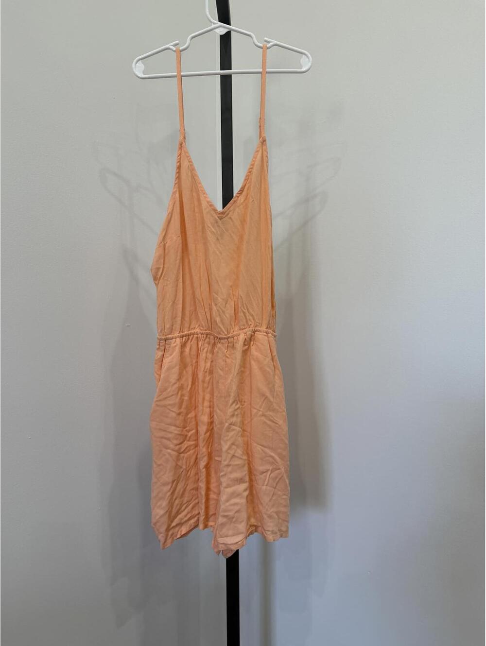 H&M Divided NWT Lightweight Peach Sleeveless Summer Romper with V-Neck XS